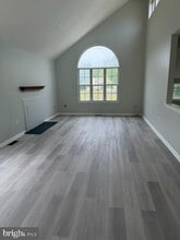 Building Photo - 212 Mill Run Ct