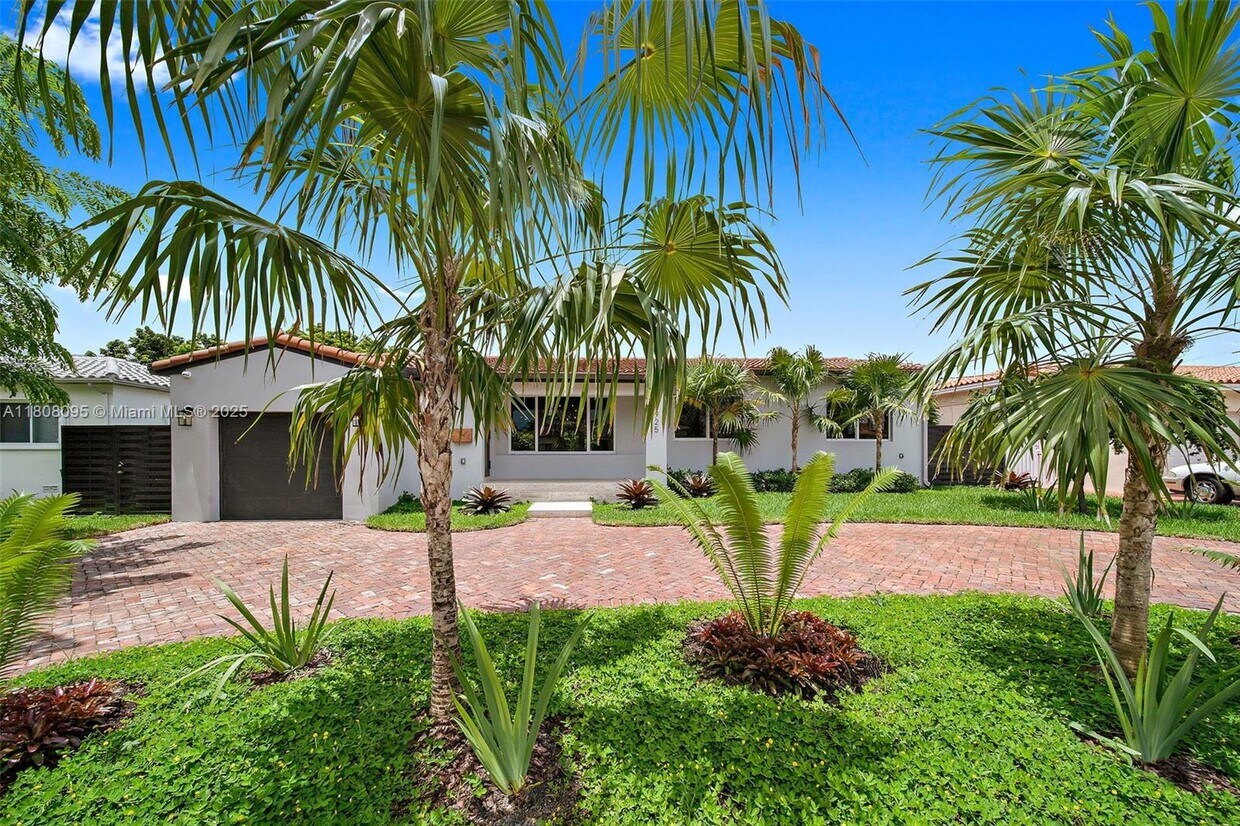 Foto principal - 3925 SW 5th Terrace