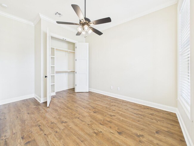 Foto del edificio - Stunning New Construction 4 Bed 3.5 Bath- ...