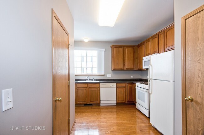 Building Photo - 346 Evergreen Cir