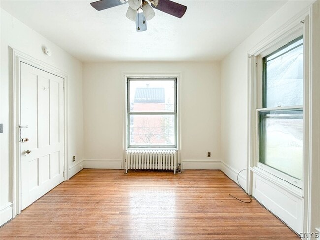 Building Photo - 507 Henry St