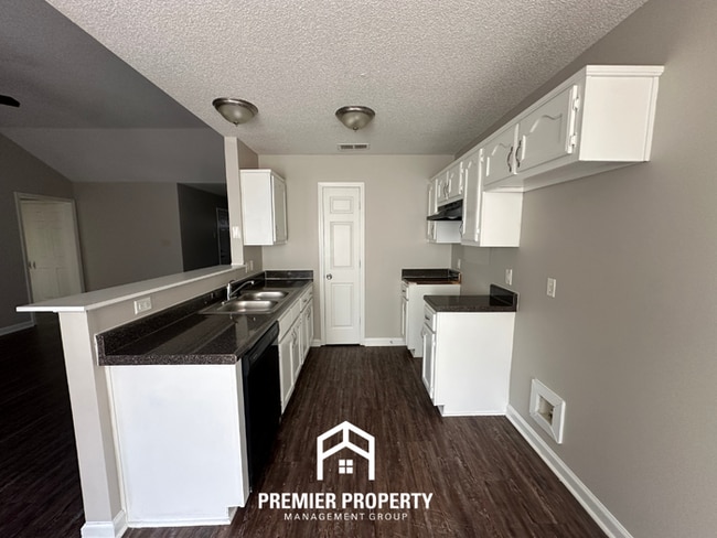 Building Photo - 2828 Breezy Ridge Trail