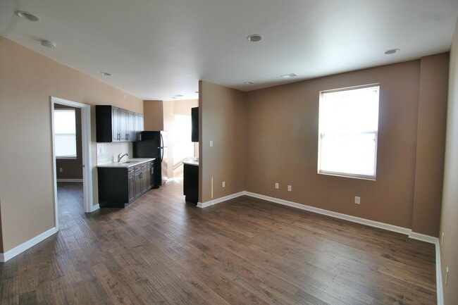 Photo - 4400 Lancaster Ave Apartment