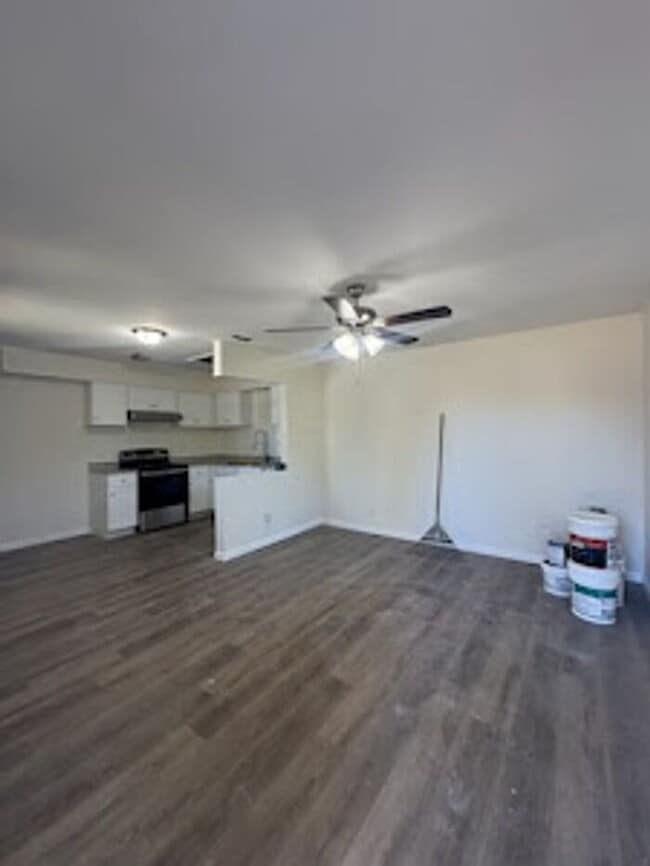 Building Photo - Beautiful newly remodeled 1/1 apartment!