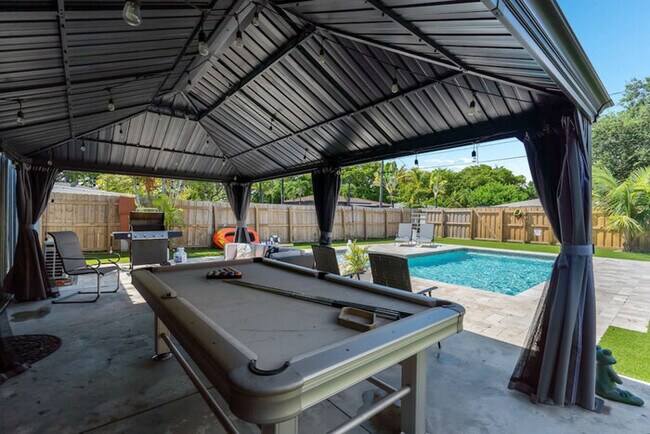 Foto del edificio - Wiley's Paradise - 3BR/2BA + Office & Heat...