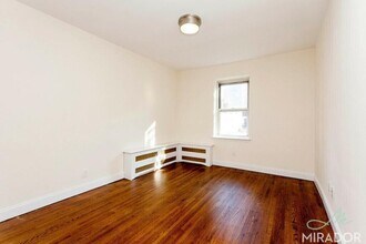 Building Photo - 440 E 85th St