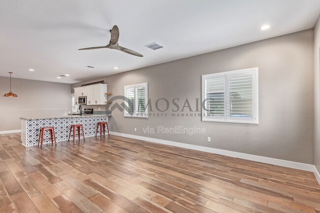 Building Photo - 5009 S 11th Pl