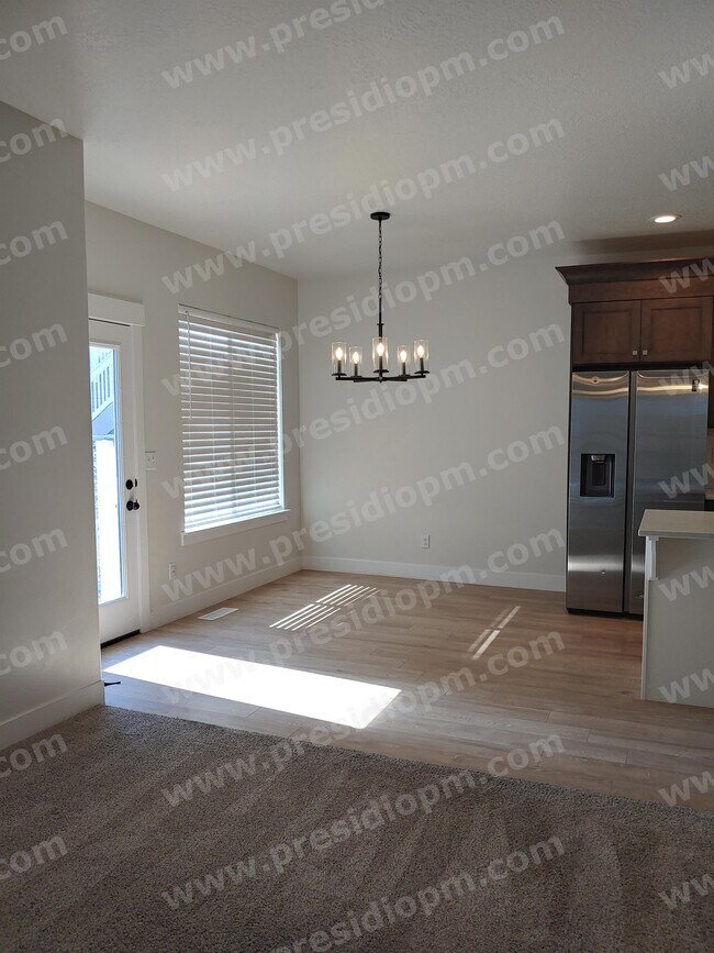 Foto del edificio - 4321 W Burwell Ln