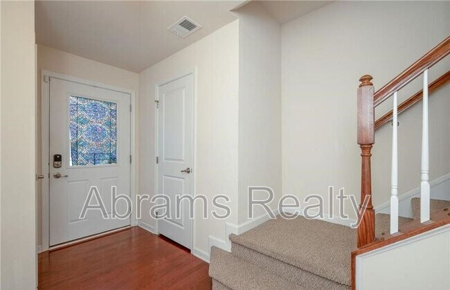 Building Photo - 424 Covington Ct