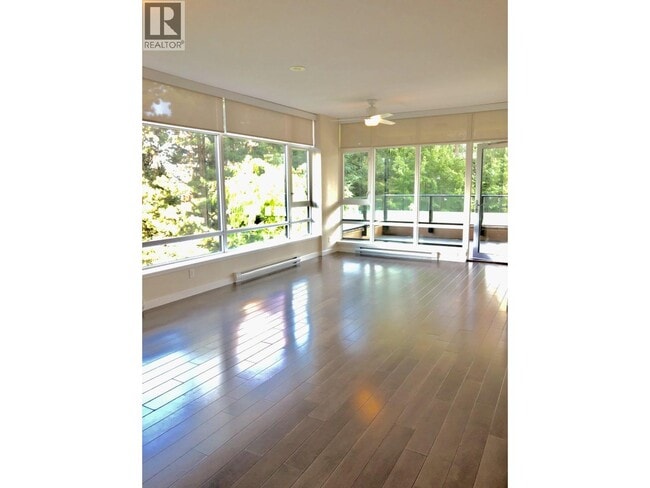 Photo du bâtiment - 6168 Wilson Ave