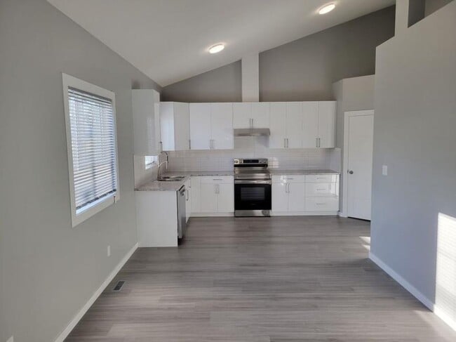 Photo du bâtiment - 3 bedroom in Grande Prairie AB T8V 1B3