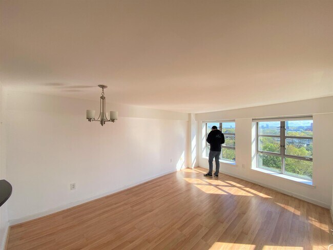 Foto del edificio - 931 Massachusetts Ave