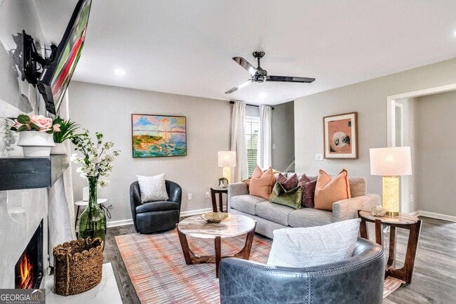 Building Photo - 8008 Clearview Cir