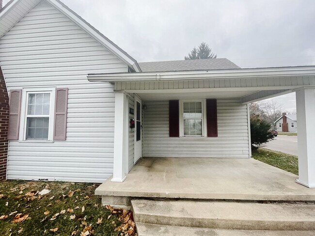 Building Photo - Double Lot with Detached Garage Access