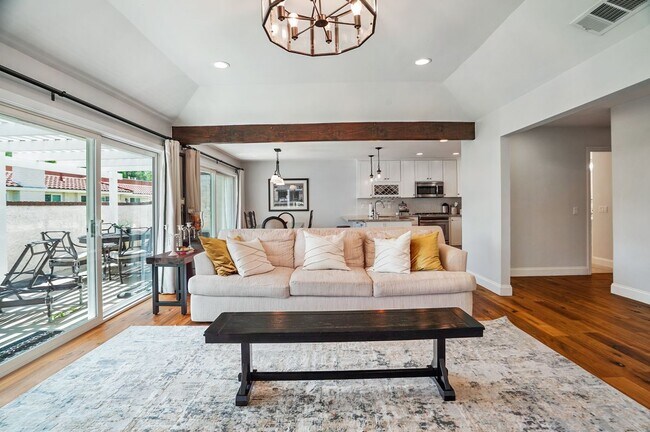 Foto del edificio - 2130 Portola Ln