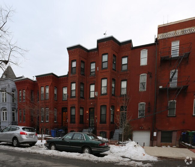 Building Photo - 122-124 5th St NE
