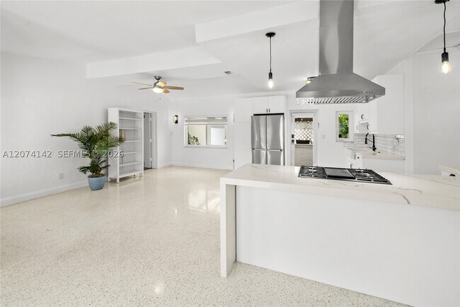 Foto del edificio - 3130 SW 27th St