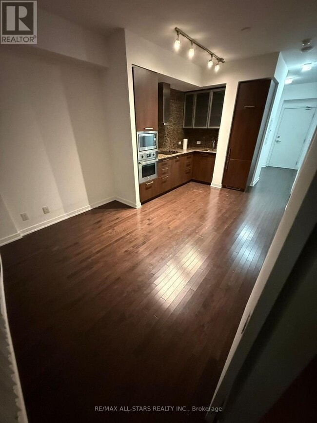 Building Photo - 14 York St