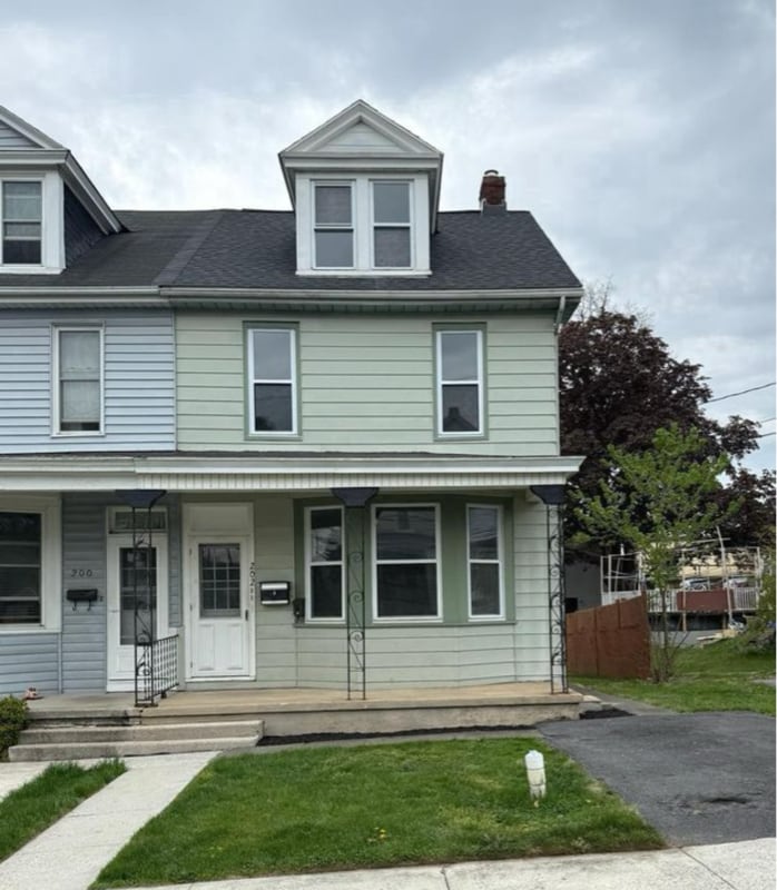 Primary Photo - 202 E Cumberland Rd