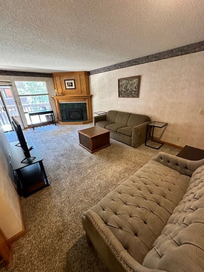 Building Photo - 1439 Ski Run Blvd