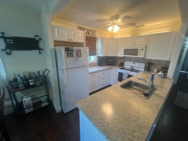 Building Photo - 132 Monaco Ct
