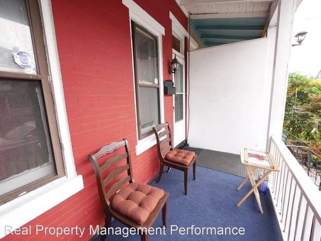 Building Photo - 3 br, 1 bath House - 62 S Walter St