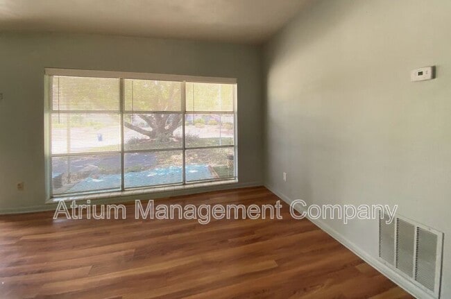 Building Photo - 1338 Peruvian Ln