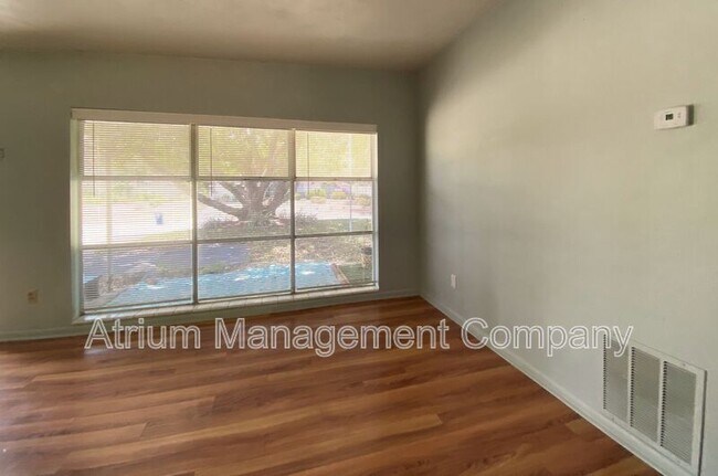 Foto del edificio - 1338 Peruvian Ln