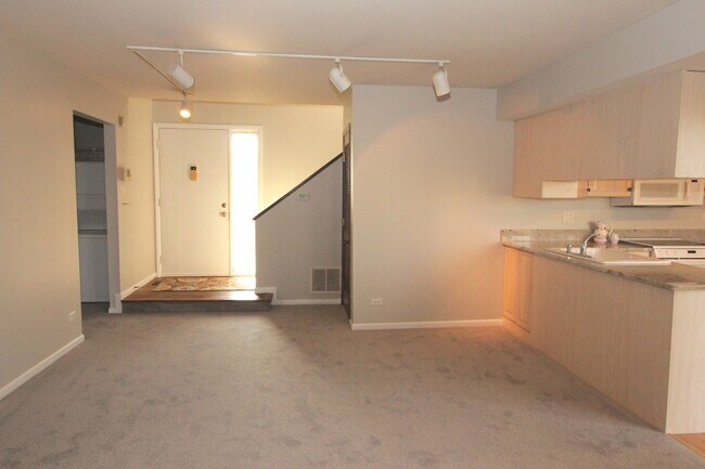 Foto del edificio - 698 Chandler Rd