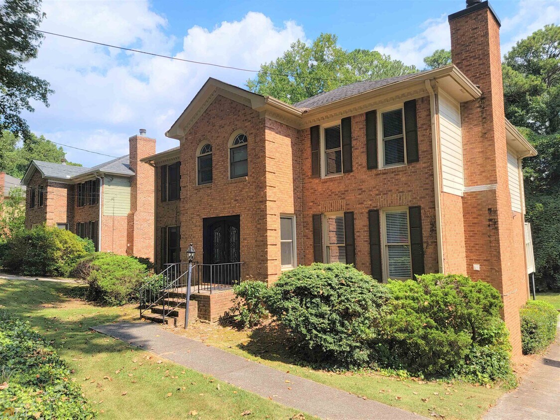 767 N Parkwood Rd, Decatur, GA 30030 Townhome Rentals in Decatur GA