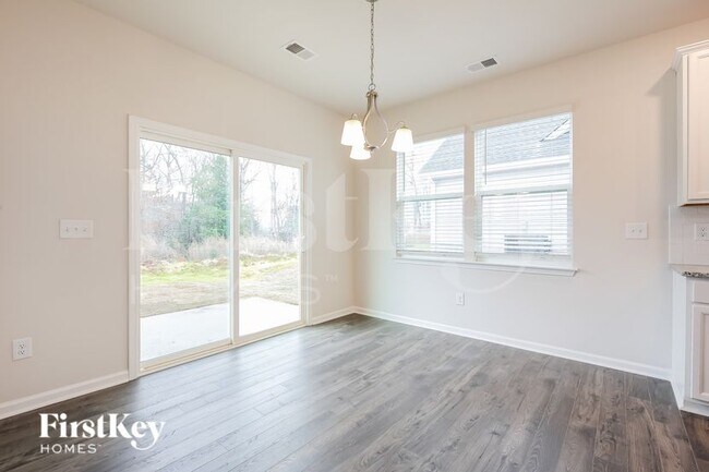 Foto del edificio - 116 Wild Lily Dr