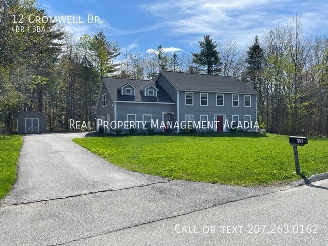 Building Photo - Beautiful Colonial Style home in Quiet Oro...