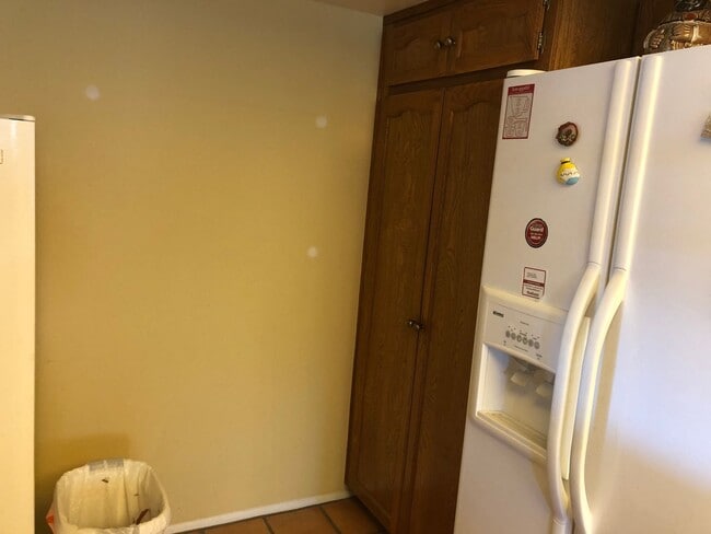 Building Photo - Lovely home with all the comforts of home. Short or Long term furnished term furnished or unfurni...