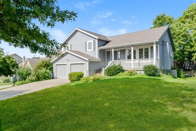 Building Photo - 13212 Forest Oaks Dr