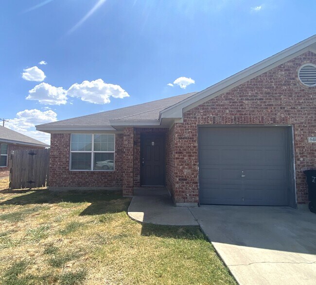 Building Photo - 6402 Temora Loop