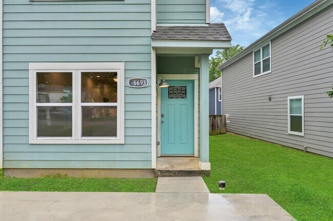 Foto del edificio - 16693 Meadowcroft St