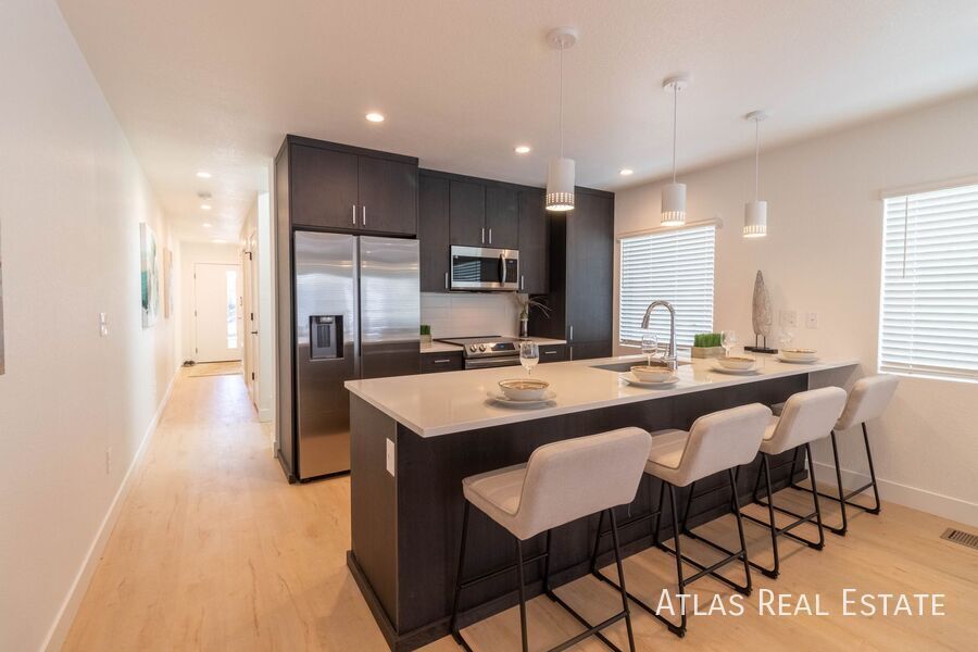Primary Photo - Immaculate, Energy Efficient, Home - Ready...