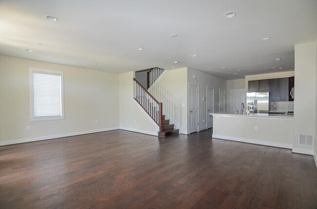 Building Photo - 2102 Potomac Ave