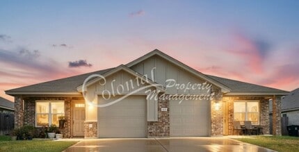 Building Photo - 3111 A Stonewall Dr