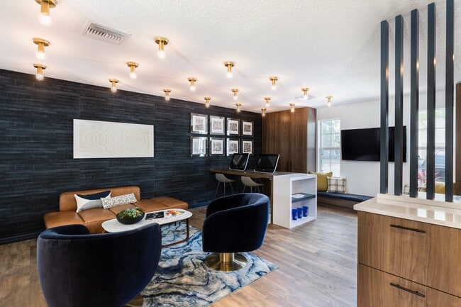 Leasing Center-2 - Northgate Lakes Apartments