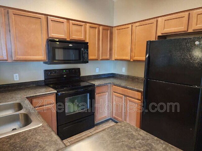 Foto del edificio - 2402 E 5th St