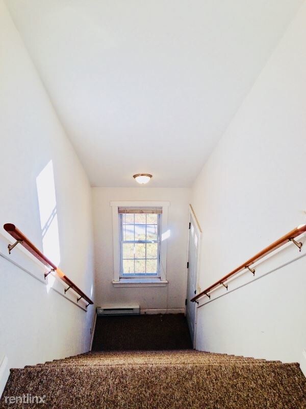 Building Photo - 2 br, 1 bath Apartment - 87 East St B Unit B