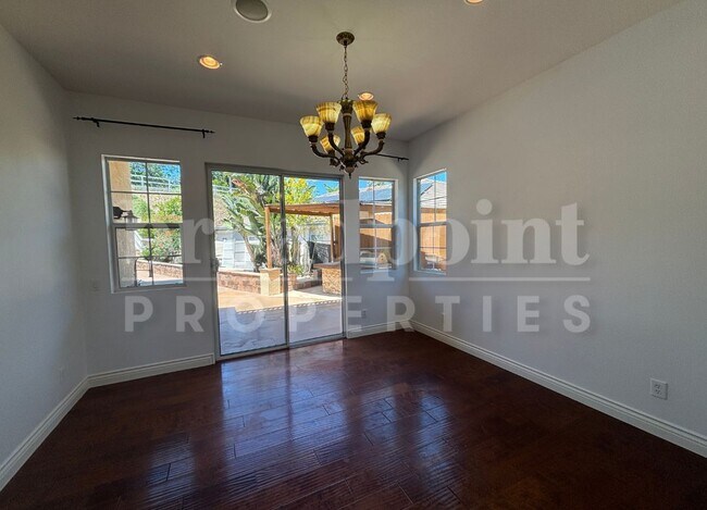 Building Photo - 637 Oak Glade Dr