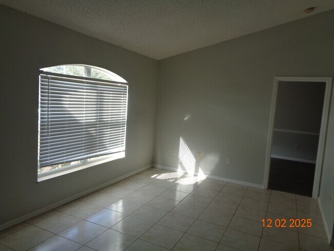 Building Photo - 2610 Groveland Ave
