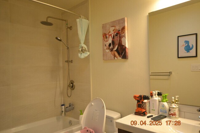 Foto del edificio - Hayward 3Bed/2Ba Bright & Modern Home with...