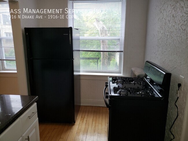 Foto del edificio - Logan Square 2bdrm/1bath unit with heat in...