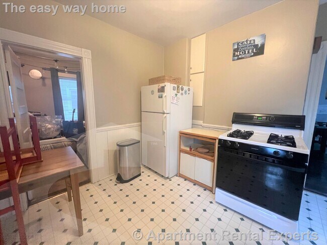 Building Photo - North Cambridge/Davis Square 2BR  - In uni...
