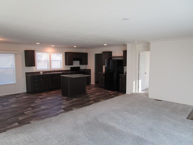 Foto del edificio - Newer Spacious Home in Ochoco West Subdivision - Available Soon!