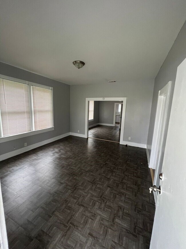Foto del edificio - 2781 Sabine Pass Ave