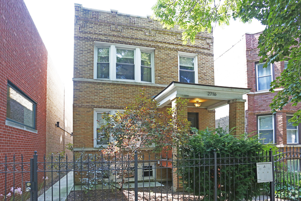 Primary Photo - 2716 N Campbell Ave